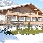 Sportpension Christina By Piaunddirk Guest house Fuegen
