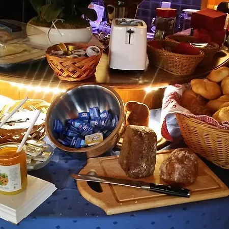 Sportpension Christina By Piaunddirk Konukevi Fügen