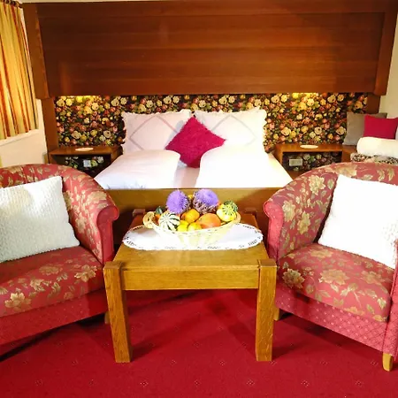 Sportpension Christina By Piaunddirk Konukevi Fügen